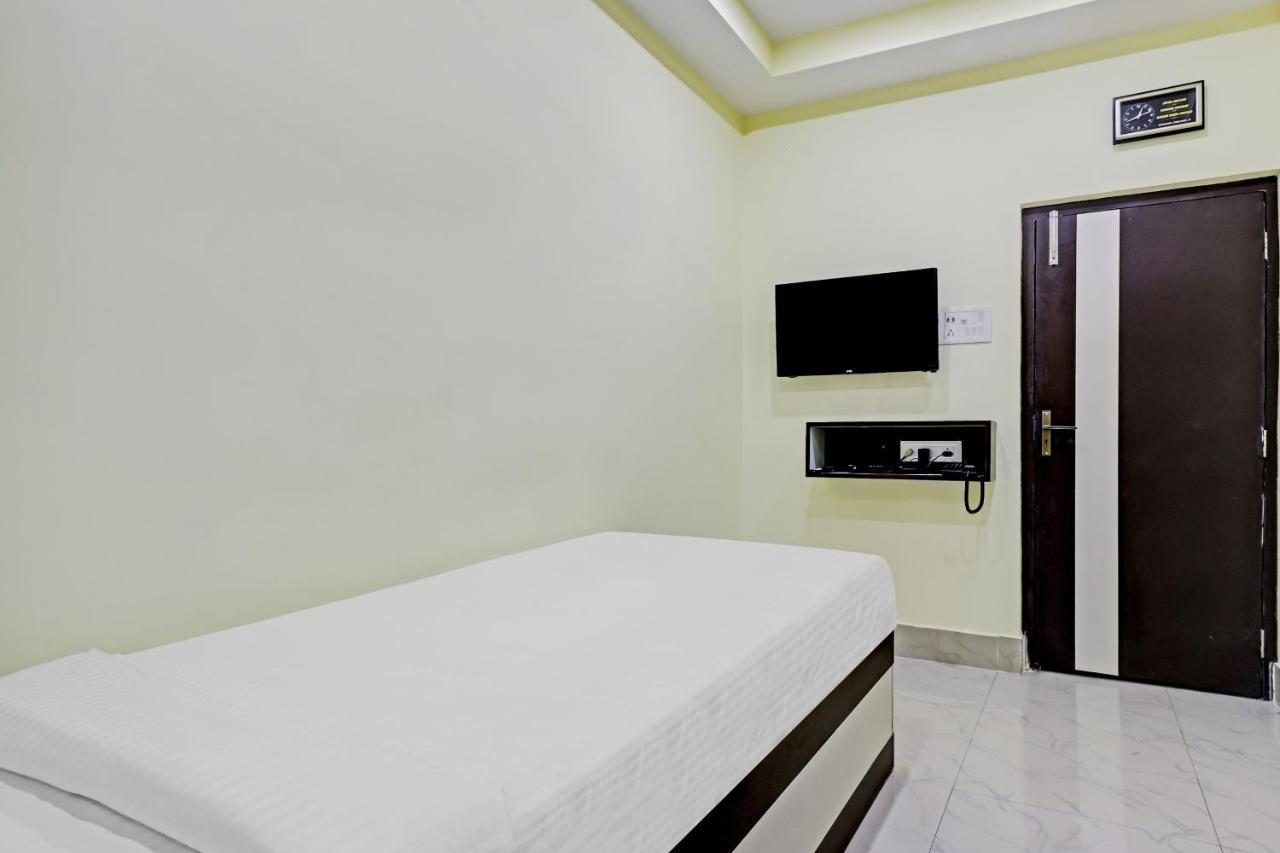Capital O 85514 Kalpana Hotel Guwahati Zewnętrze zdjęcie
