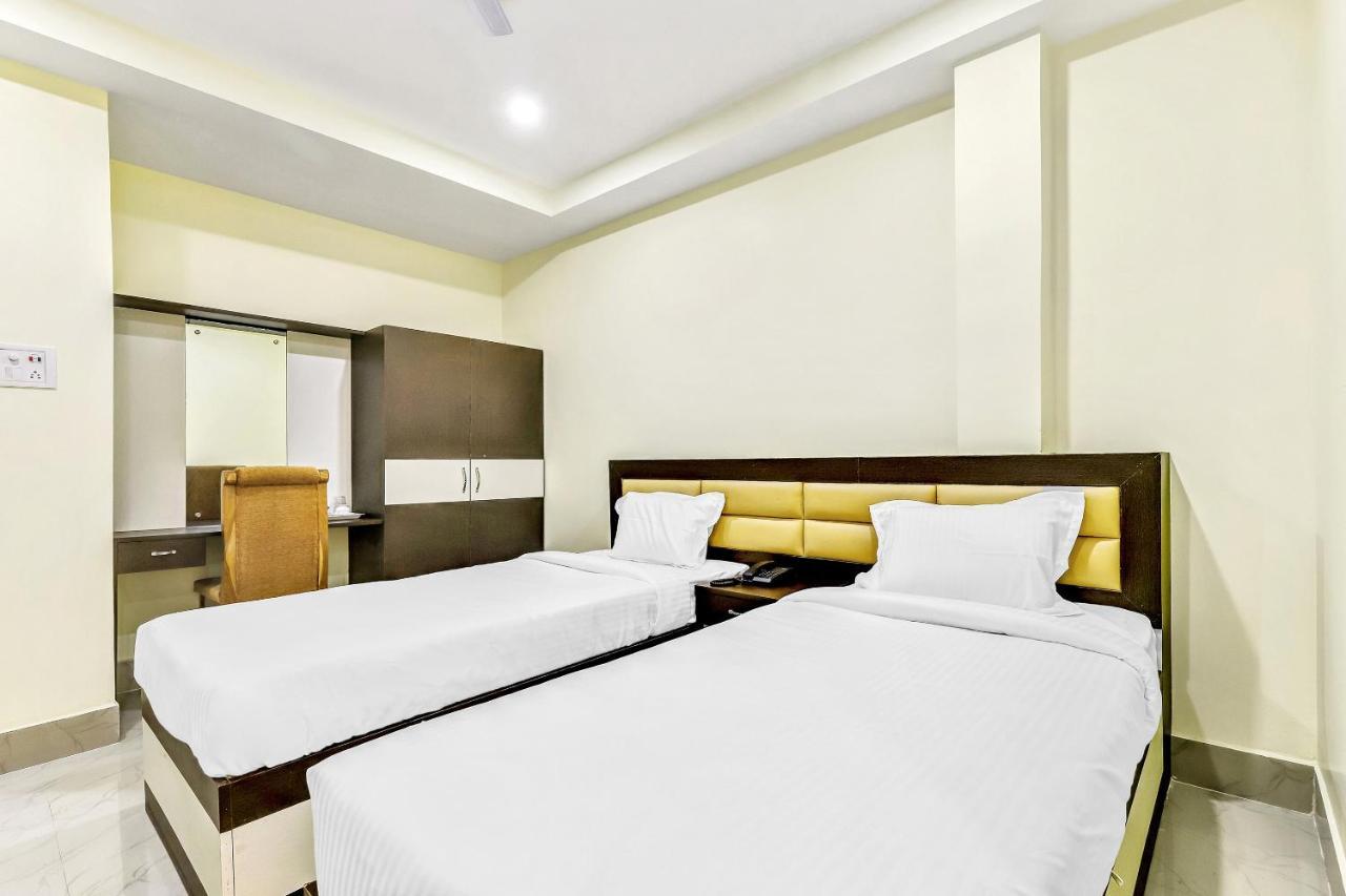 Capital O 85514 Kalpana Hotel Guwahati Zewnętrze zdjęcie